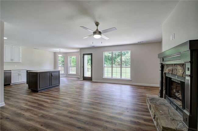 Building Photo - 4100 Chanticleer Dr NW