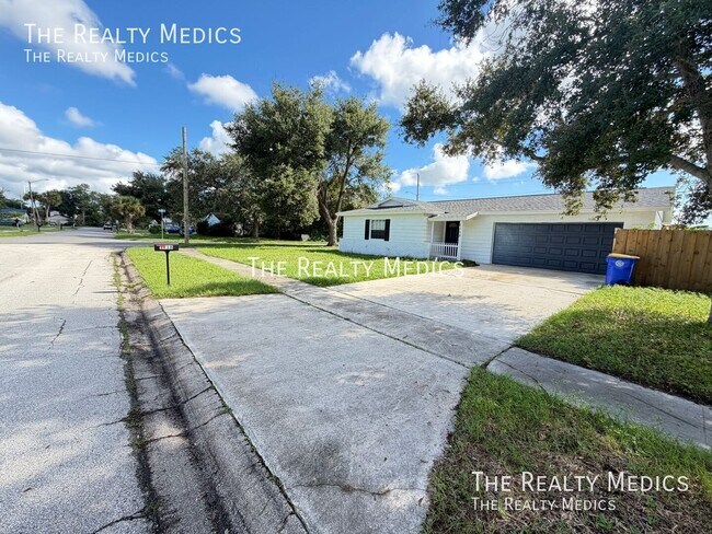 Building Photo - 1718 Palmer Ln