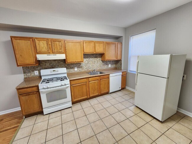 Foto del edificio - Beautiful 2 Bedroom 3 Bathroom Town Home L...