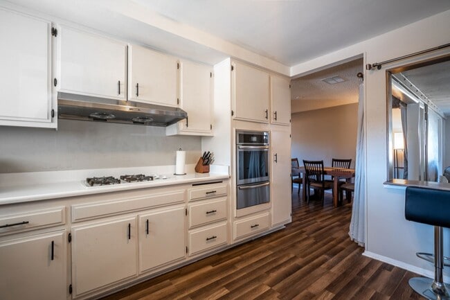 Building Photo - Furnished 4BR Oceanside Retreat w/ Pool Table, Home Gym & Utilities Included