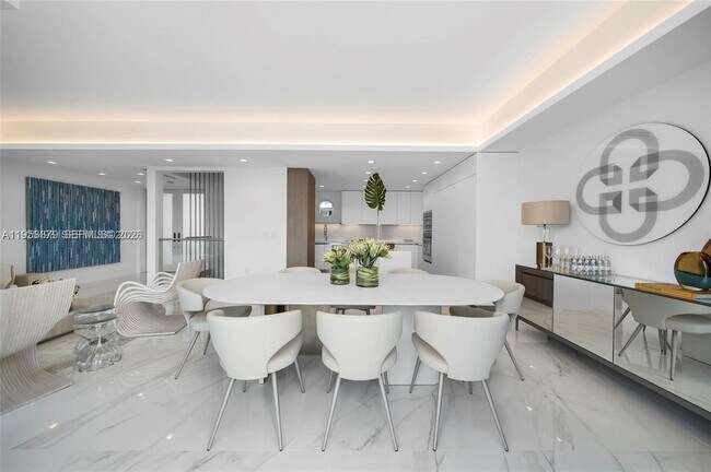 Building Photo - 100 South Pointe Dr