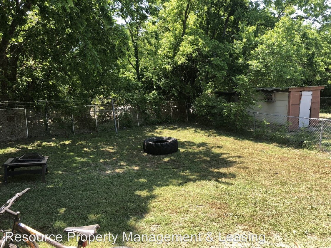 Building Photo - 3 br, 2 bath House - 1812 Frances Dr.