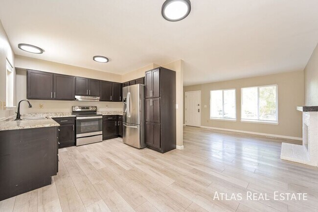 Foto del edificio - 6 WEEKS FREE RENT IF MOVED IN BY 11/15!  4...