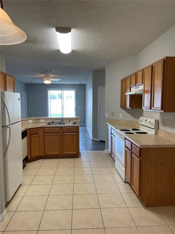 Building Photo - 606 Sunset View Dr