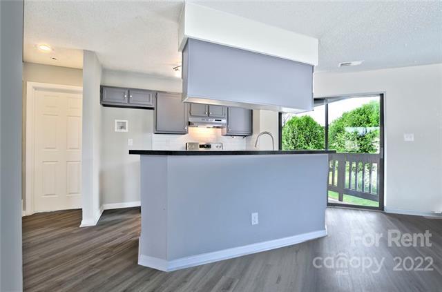 Building Photo - 8121 Cedar Glen Dr