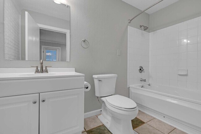 Foto del edificio - Call Sabrina Thomas' Office at 757-767-076...