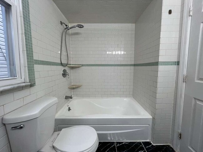 Building Photo - 677 Kennedy Blvd