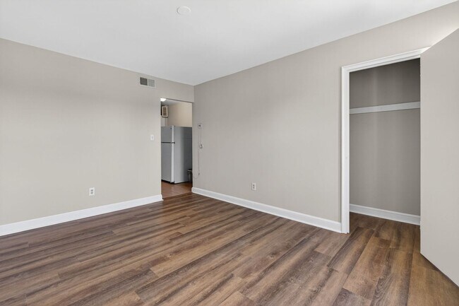 Building Photo - 1714 Gales St NE