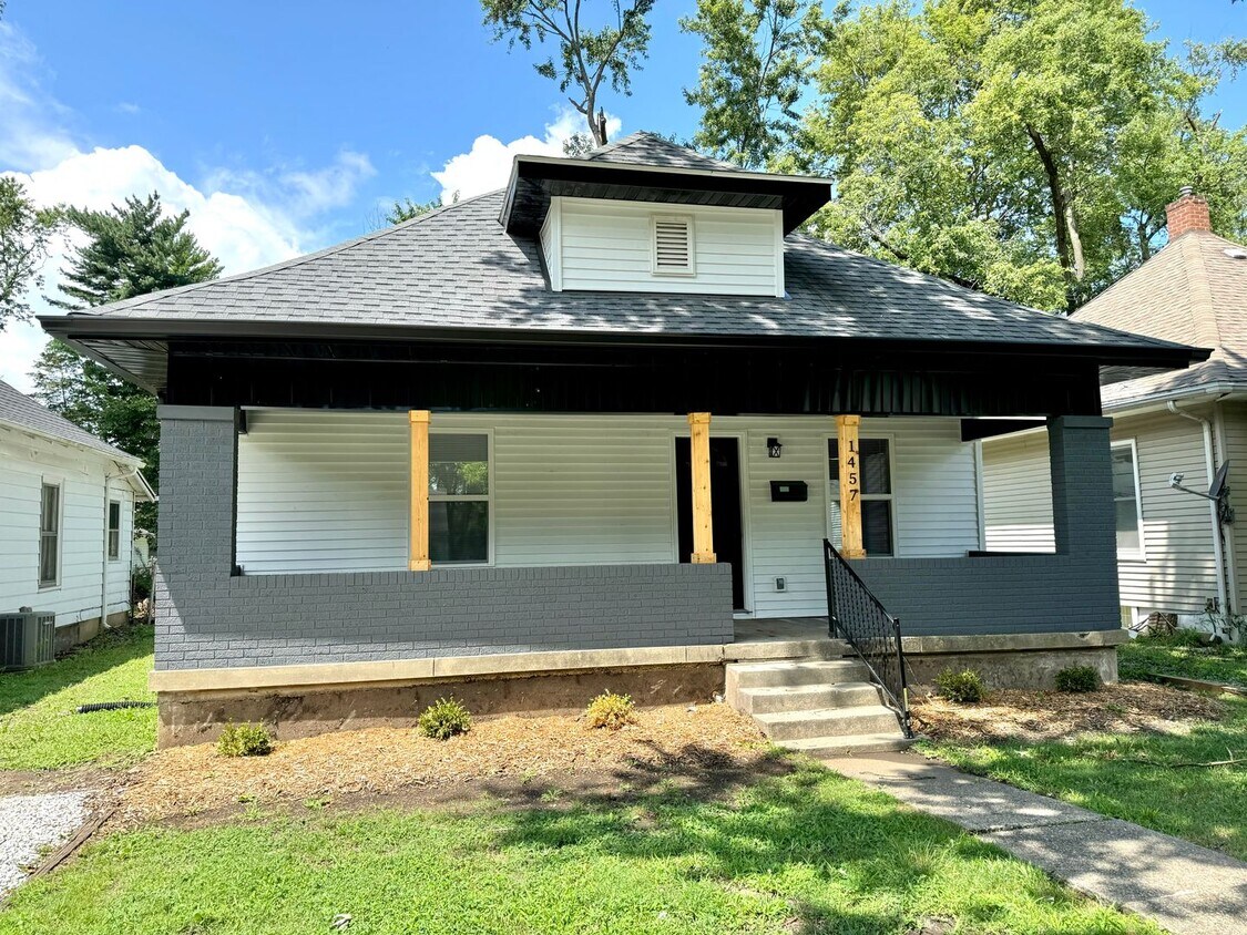 Foto principal - Charming & Fully Remodeled 2-Bed Gem – You...