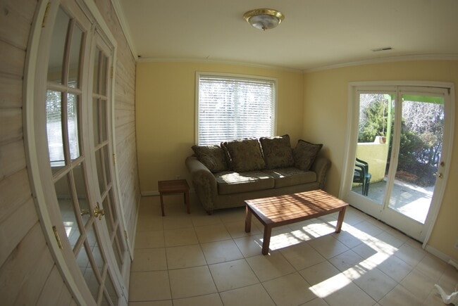 Building Photo - 1703 Kosola Ave