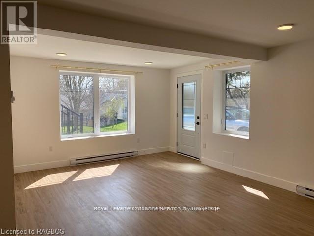 Photo du bâtiment - 105 Maple St