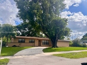 Building Photo - 10110 Pan American Dr
