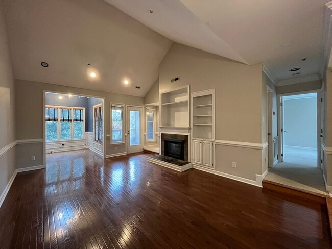 Foto del edificio - Excellent 2BD, 2BA Downtown Raleigh Condo ...