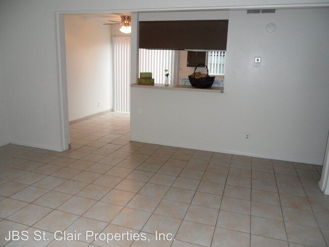 Building Photo - 2 br, 1.5 bath Apartment - 510 Lansing Dr.