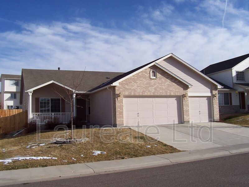 Primary Photo - 933 Quarterhorse Trail