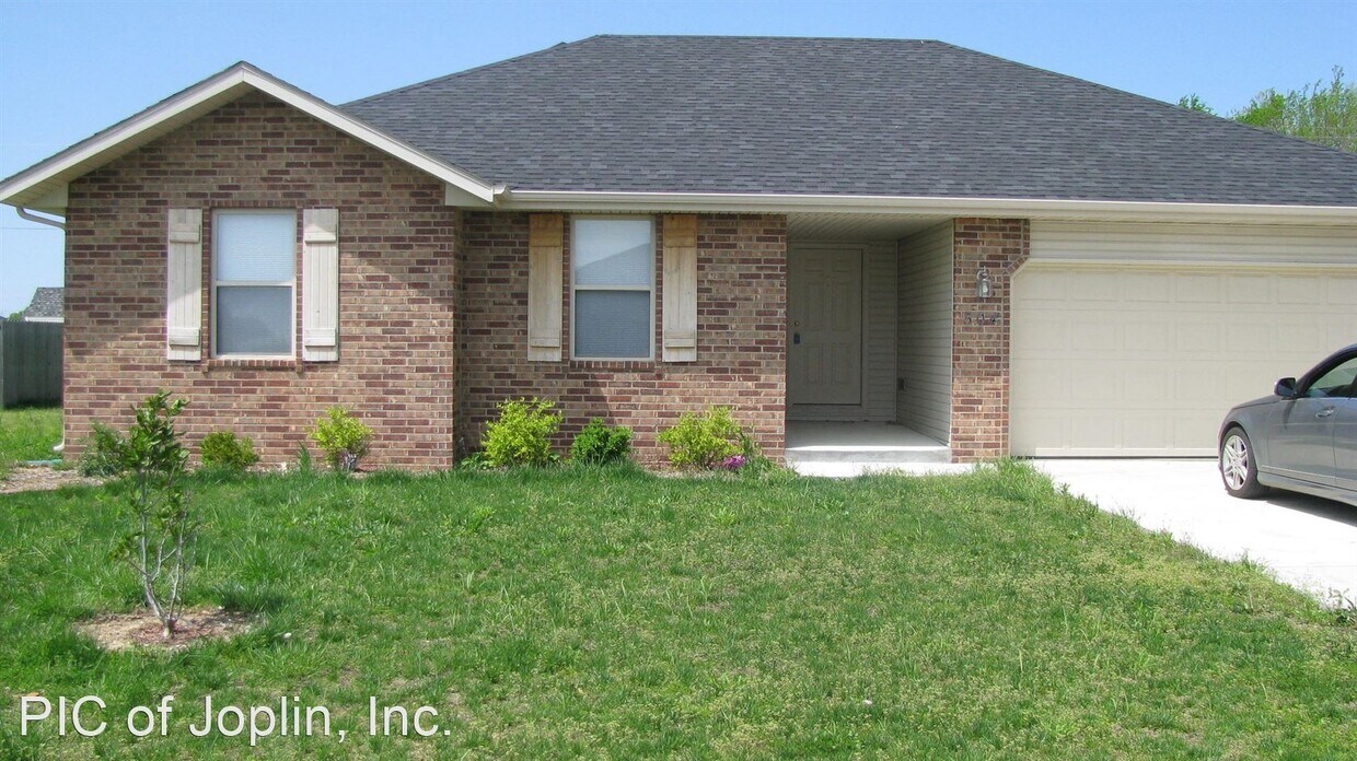 Foto principal - 3 br, 2 bath House - 807 Remington Circle