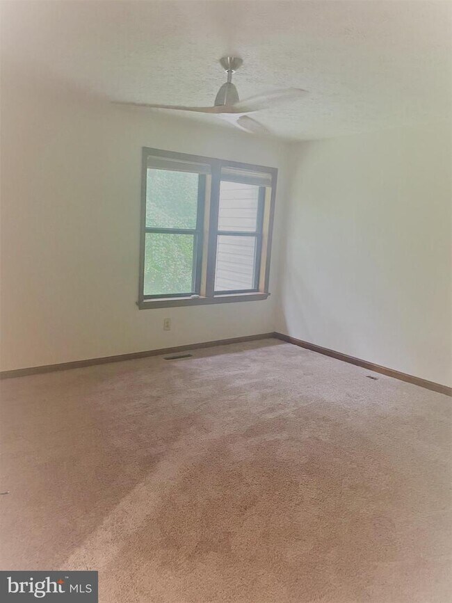 Building Photo - 23366 Black Oak Ct