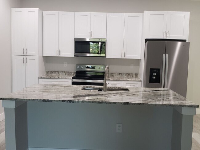 Building Photo - 3 br, 2 bath House - 1401 Capricorn Blvd
