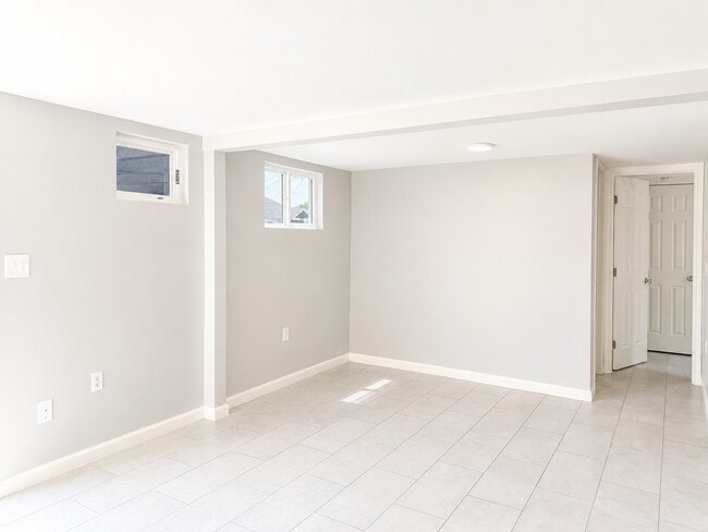 Building Photo - 204 S 74th 1/2 St