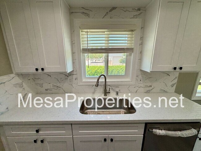 Foto del edificio - 1749 E Fairfield Ct