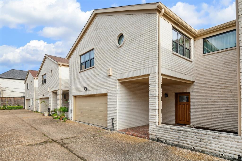Foto principal - 2425 Potomac Dr