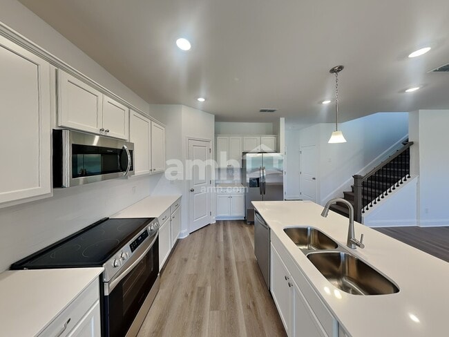 Building Photo - 208 Argea Dr
