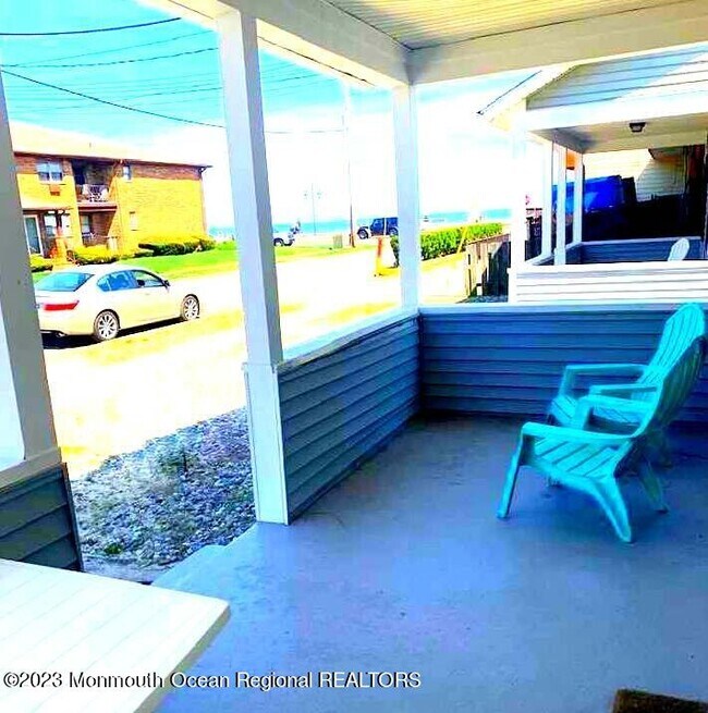 Building Photo - 103 16th Ave