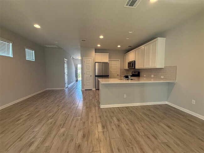 Building Photo - 2205 Arendale Dr