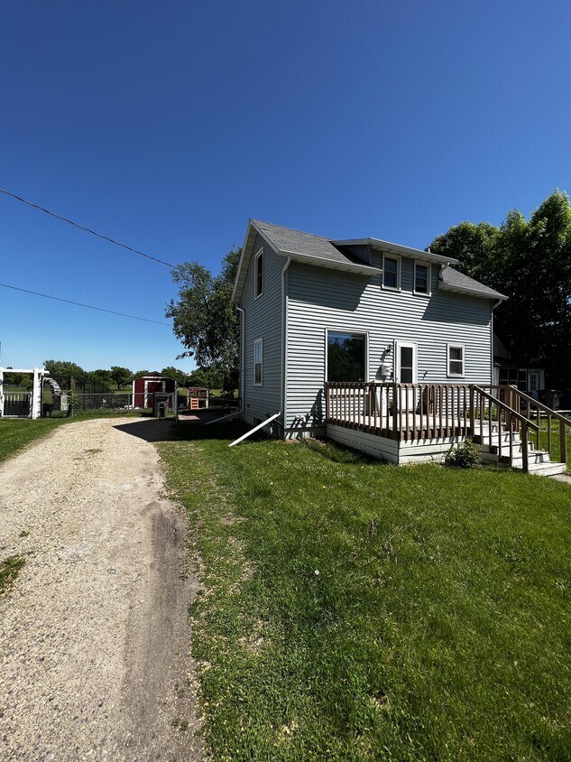 Primary Photo - 208 6th Ave S
