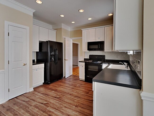 Foto del edificio - Great floor plan. Smartly Priced. Ready fo...