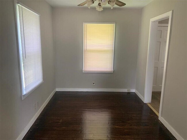 Foto del edificio - 3173 Baronne St
