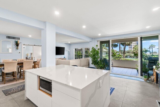 Building Photo - 1299 S Ocean Blvd