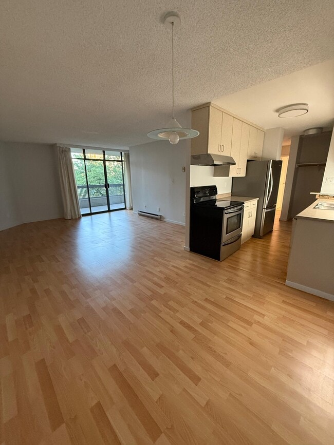 Building Photo - 5932 Patterson Av