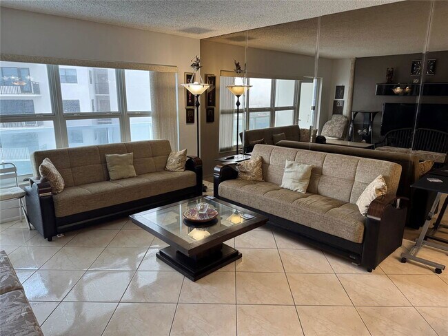 Foto del edificio - 3750 Galt Ocean Dr