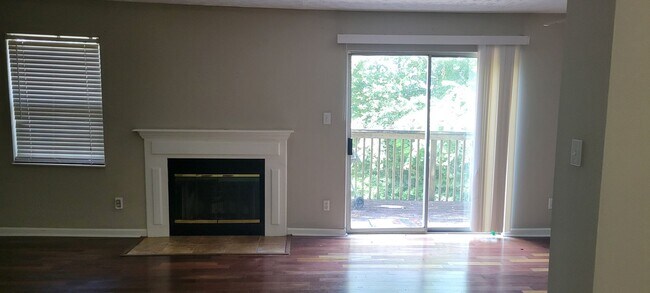 Foto del edificio - Knoxville 37923 - 2 bed 2.5 bath condo - c...