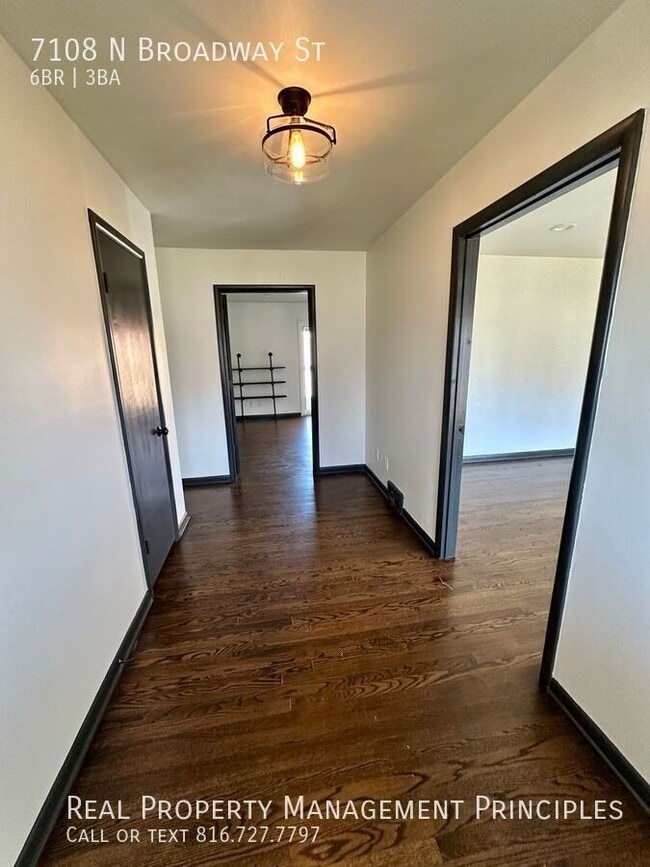 Foto del edificio - 7108 N Broadway