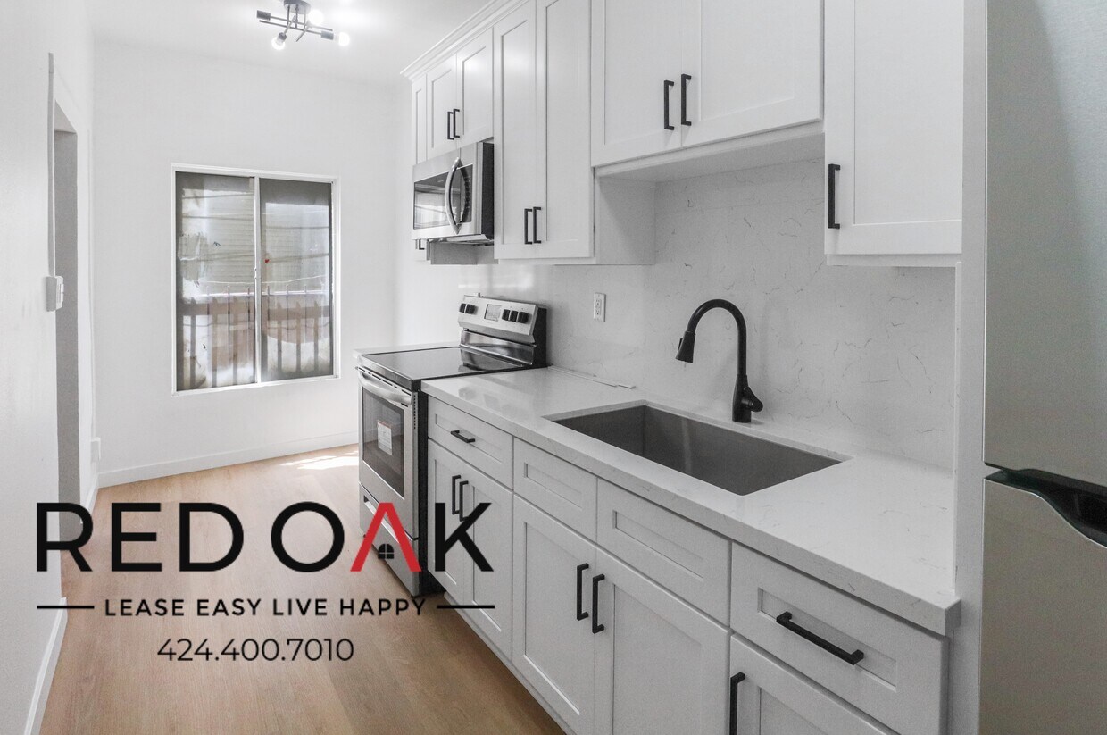 Primary Photo - Gorgeous Remodeled Studio With Stainless S...