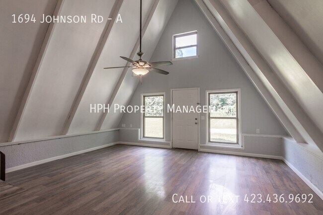 Foto del edificio - 1694 Johnson Rd