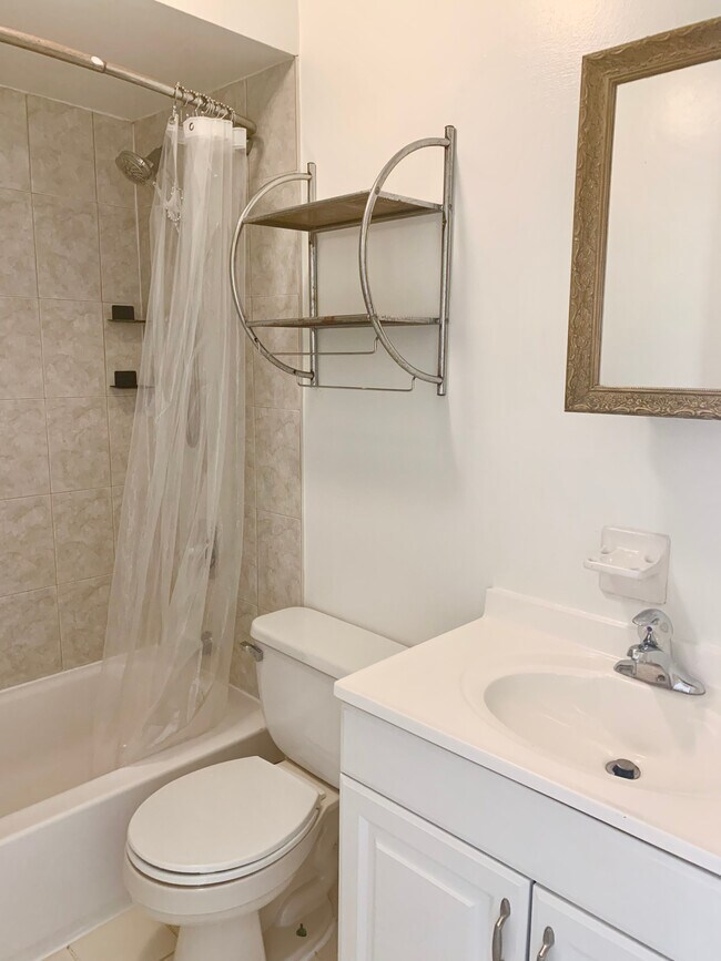 Foto del edificio - 54 Whitaker Pl