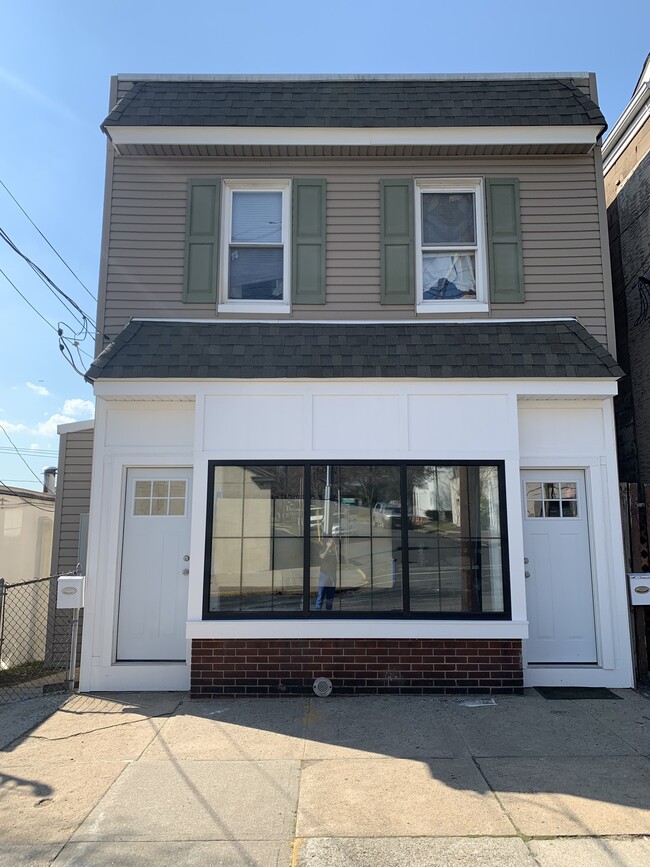 Building Photo - 16 Paulison Ave
