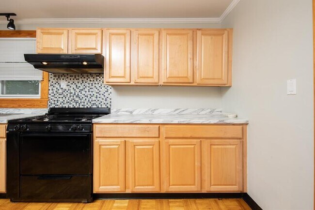 Foto del edificio - 614 Hoosick St