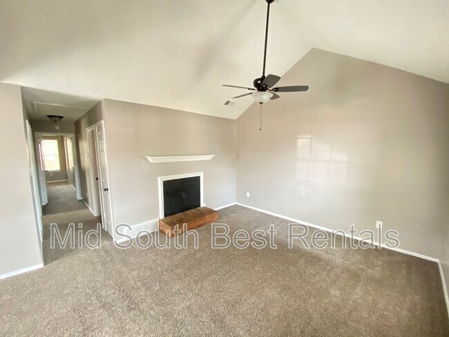 Foto del edificio - 4596 Summer Creek E