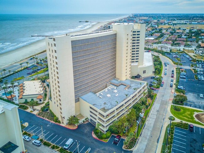 Building Photo - 5220 Seawall Blvd