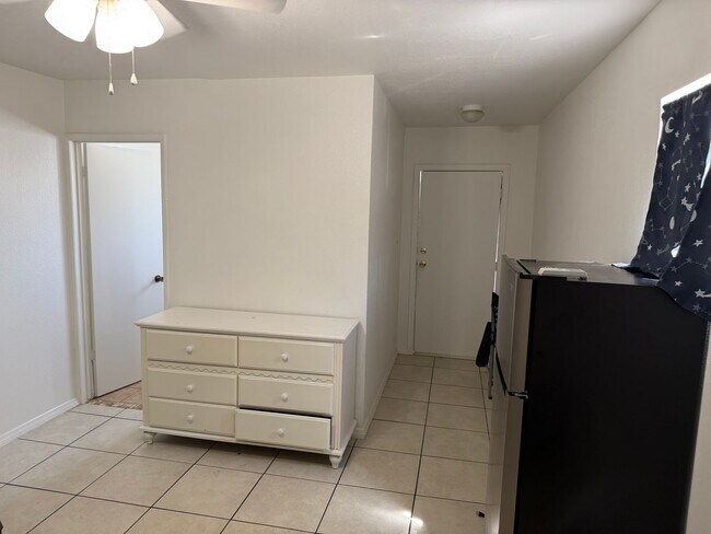 Foto del edificio - for rent studio in El Centro Ca