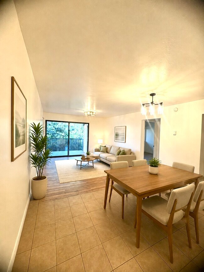 Building Photo - 3200 S Litzler Dr