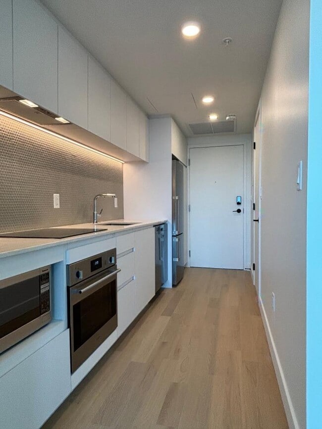 Building Photo - 1245 Rue de Bleury