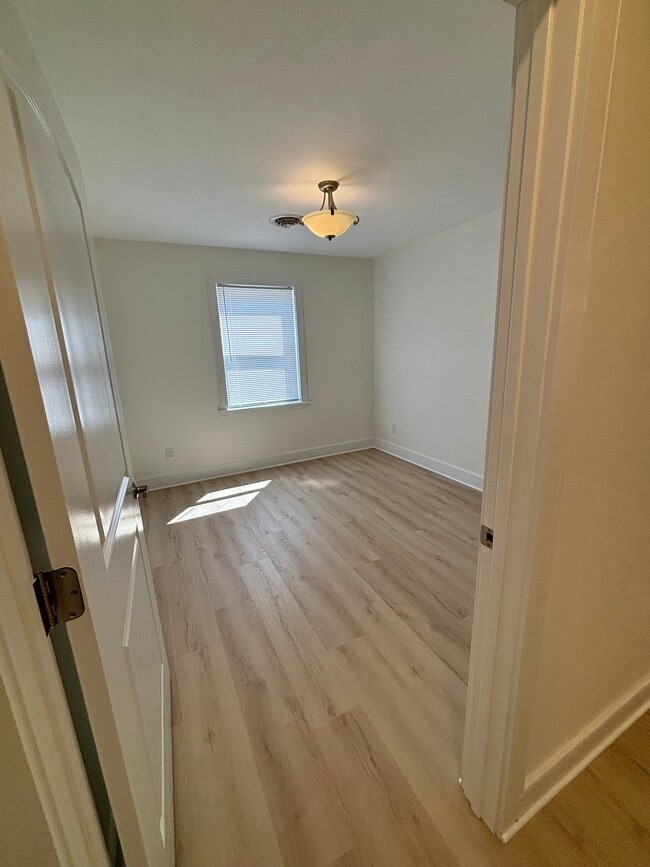 Foto del edificio - 1030 Community Rd