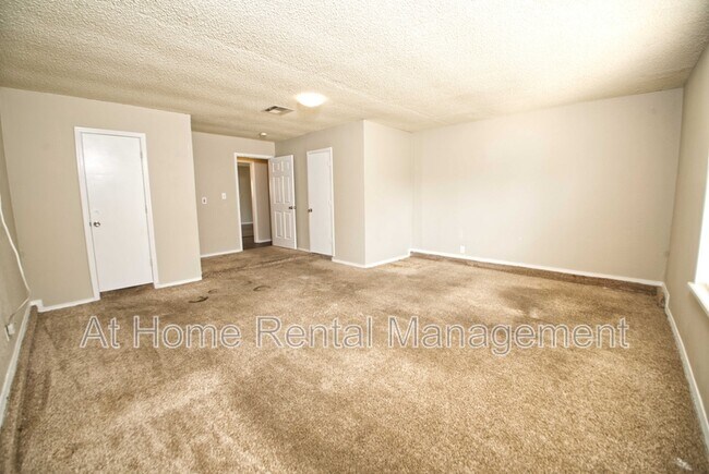 Foto del edificio - 742 W Commercial St