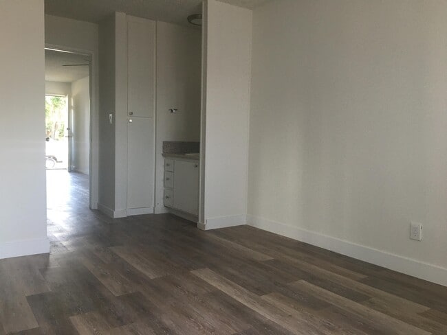 Building Photo - 711 Machado Dr
