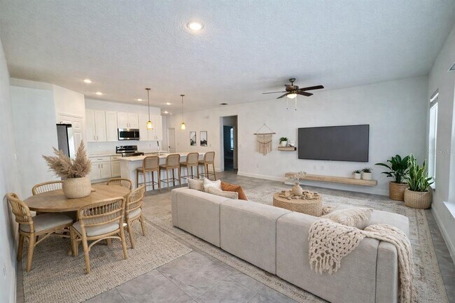 Foto del edificio - 16054 SW 55th Avenue Rd